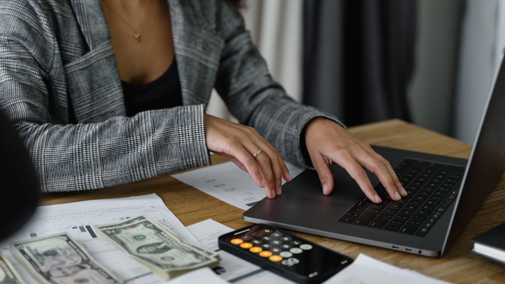How to Organize Your Personal Finances While You're Still Young